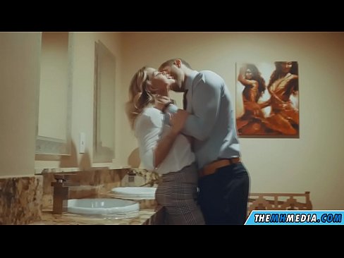 ❤️ Når en barmfagre blondine forfører dig på et offentligt toilet ☑ Porno at da.yinshuabang.top ❌